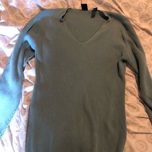 Gap sweater